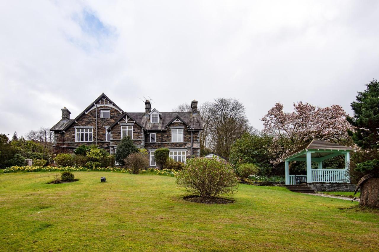 Guest house Lakehouse At The Waterhead
