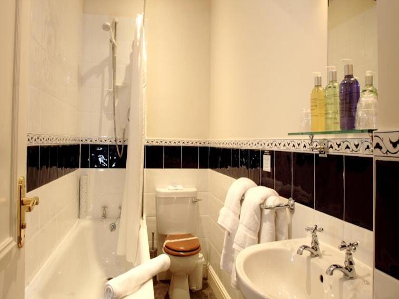 Guest house Lakehouse At The Waterhead 4*